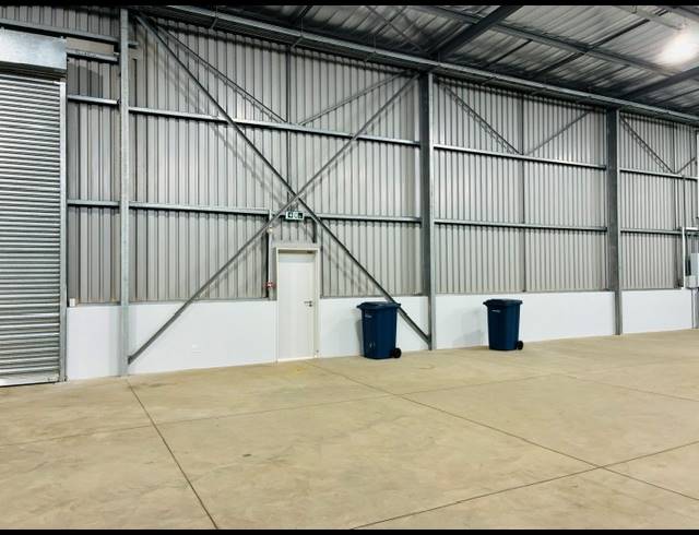 561M² WAREHOUSE TO LET IN GLEN ANIL